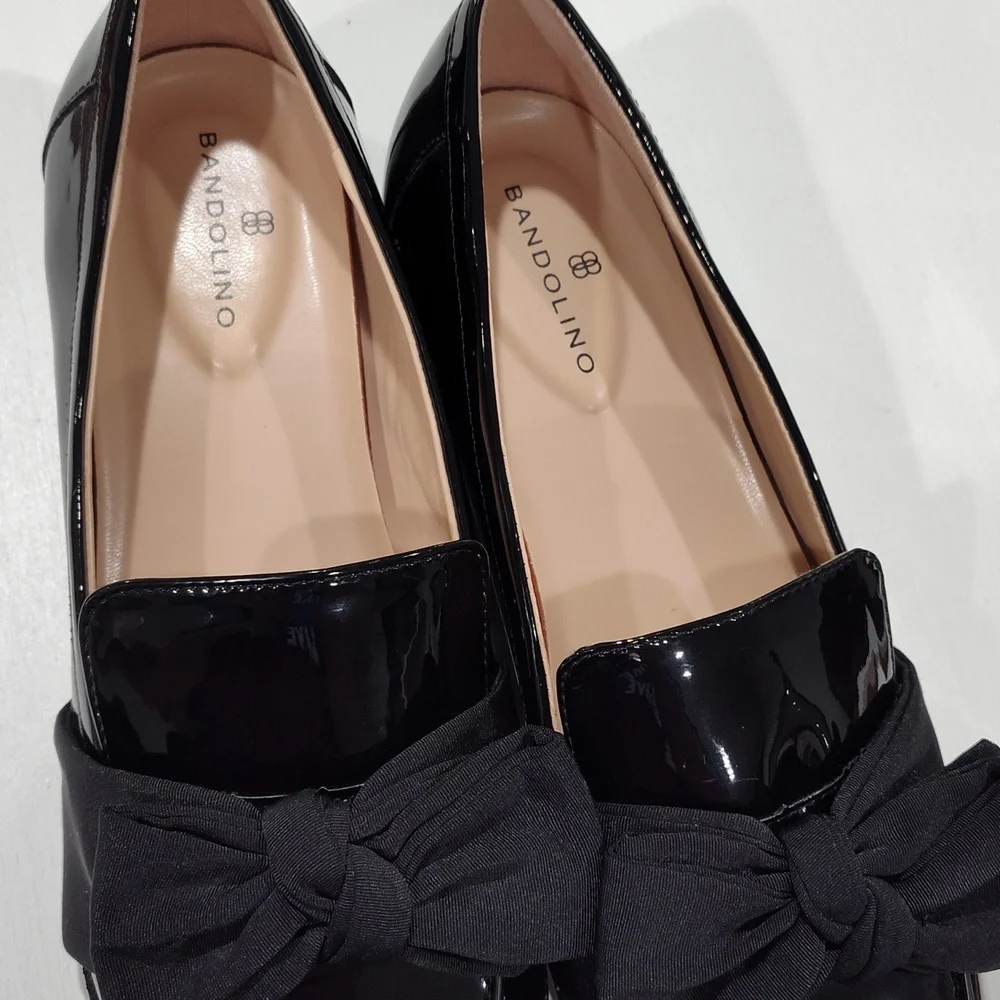 Bandolino Lindio 3 Loafer Black Patent with Bows - Picture 7 of 13